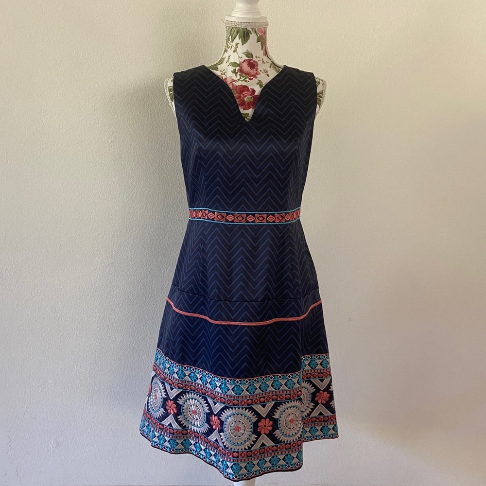 Embroidery sleeveless satin dress